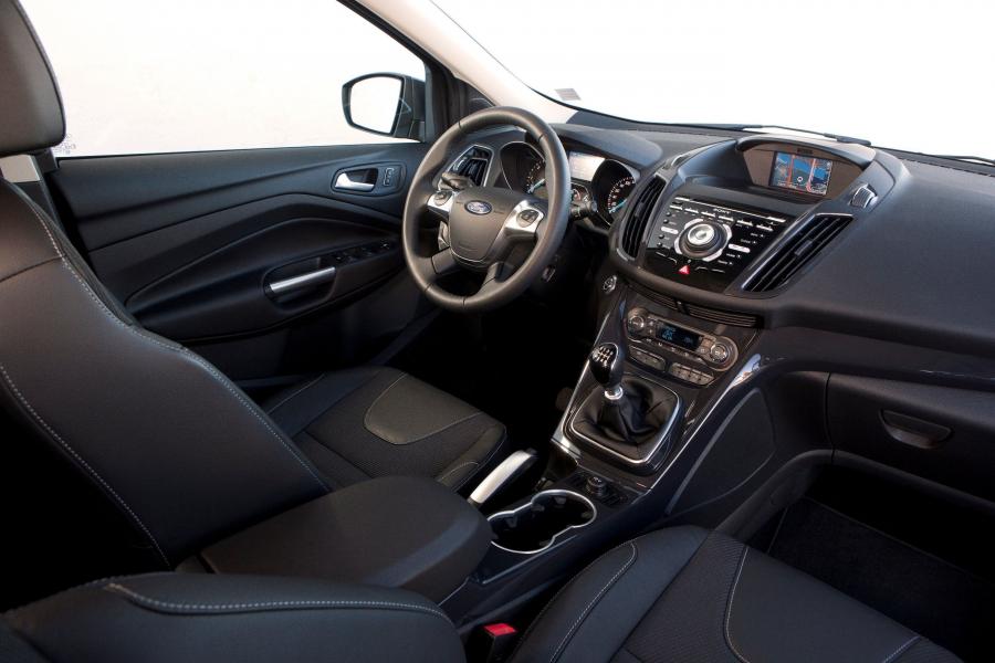  Ford Kuga 2013 года  (фото 32 из 36)